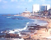 Praia na frente da Pousada Miraflores em Salvador