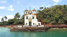 Igreja antiga na Ilha dos Frades